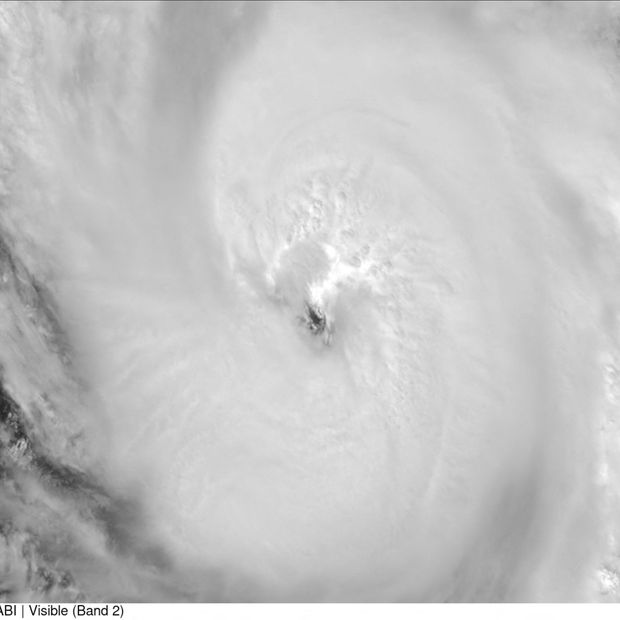 Huracán Vance se Degrada a Tormenta Tropical Rumbo a Costas del Pacífico Mexicano
